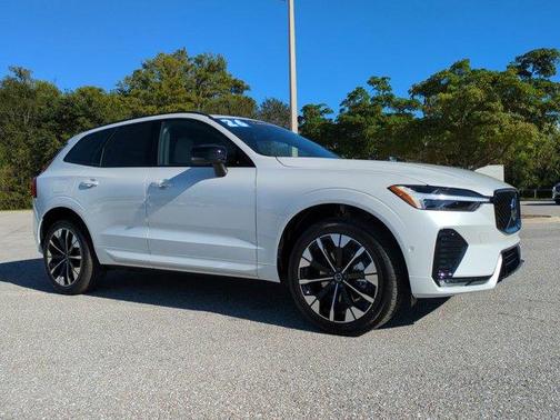 2026 Volvo XC60 B5 Plus