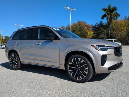 2026 Volvo XC90 B6 Ultra Dark Theme 7-Seater