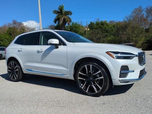 2023 Volvo XC60 B5 Ultimate Bright Theme