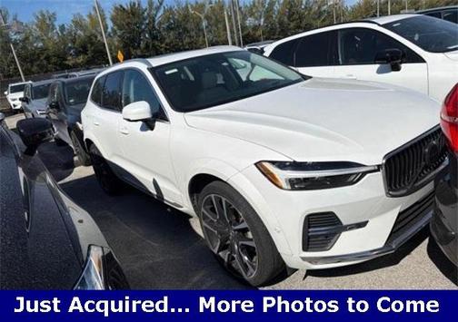 2023 Volvo XC60 B5 Ultimate Bright Theme