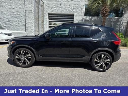 2021 Volvo XC40 T5 R-Design