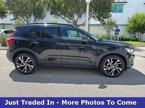 2021 Volvo XC40 T5 R-Design