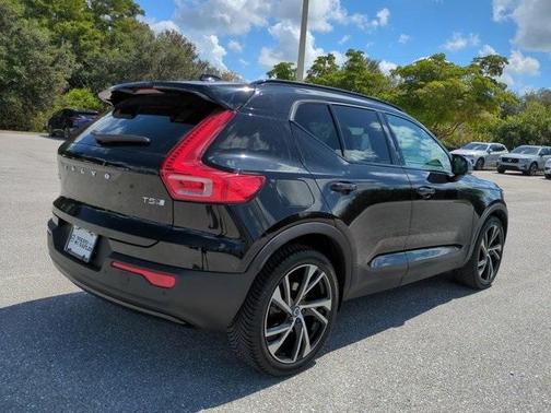 2021 Volvo XC40 T5 R-Design