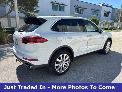 2016 Porsche Cayenne Base