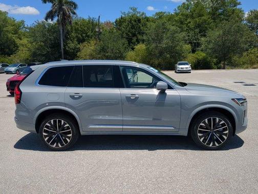2025 Volvo XC90 Plug-In Hybrid T8 Plus 7-Seater