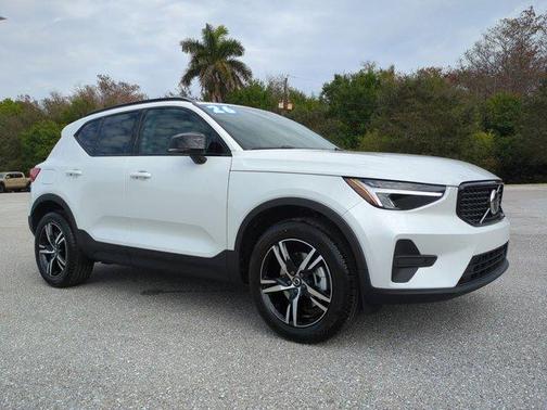 2026 Volvo XC40 B5 Core