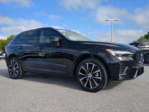 2025 Volvo XC60 B5 Plus