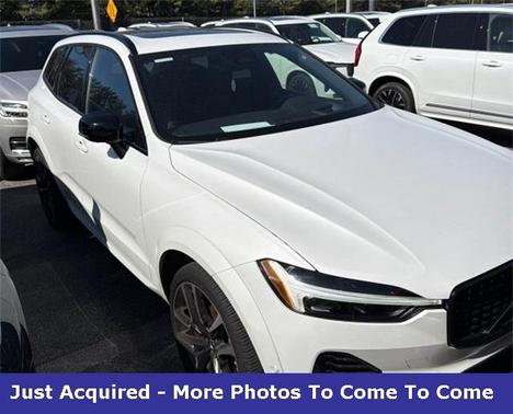 2024 Volvo XC60 B5 Ultimate Dark Theme