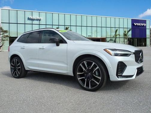 2024 Volvo XC60 B5 Ultimate Dark Theme