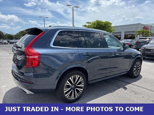 2020 Volvo XC90 T6 Momentum 7 Passenger