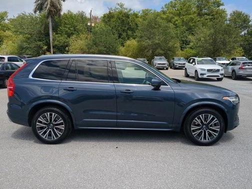 2020 Volvo XC90 T6 Momentum 7 Passenger
