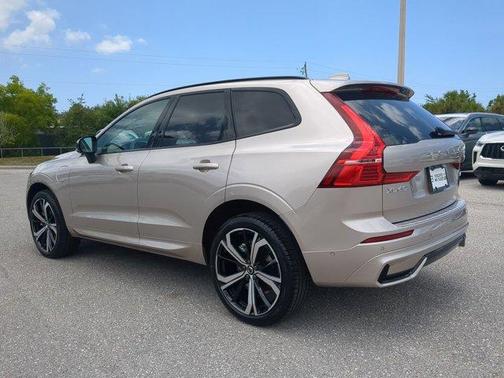 2025 Volvo XC60 Plug-In Hybrid T8 Ultra