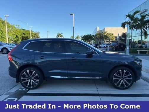 2023 Volvo XC60 B5 Ultimate Bright Theme