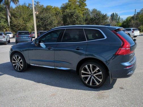2023 Volvo XC60 B5 Ultimate Bright Theme