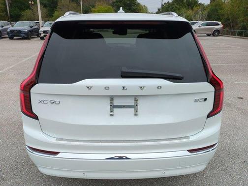 2026 Volvo XC90 B5 Core