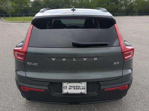 2026 Volvo XC40 B5 Core