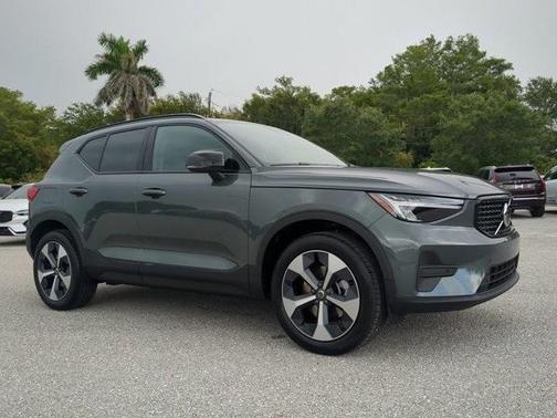 2026 Volvo XC40 B5 Core
