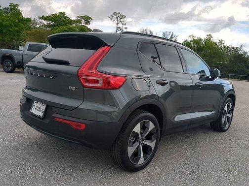 2026 Volvo XC40 B5 Core