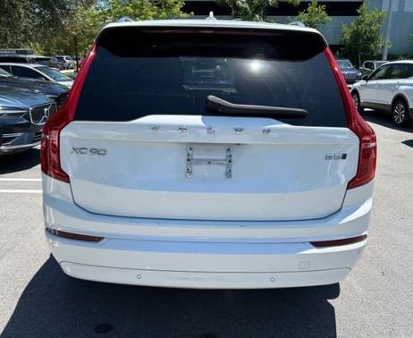 Crystal White 2023 Volvo XC90 B5 Core