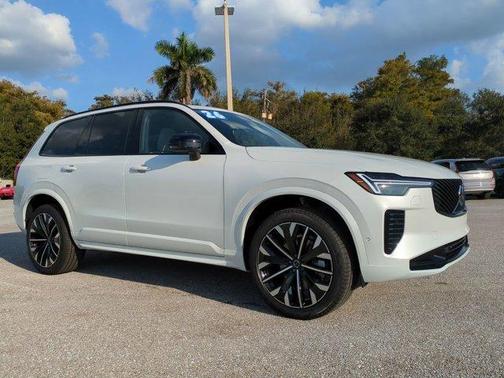 2026 Volvo XC90 B6 Ultra Dark Theme 7-Seater