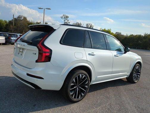 2026 Volvo XC90 B6 Ultra Dark Theme 7-Seater
