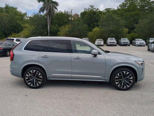 2025 Volvo XC90 B6 Plus 7-Seater