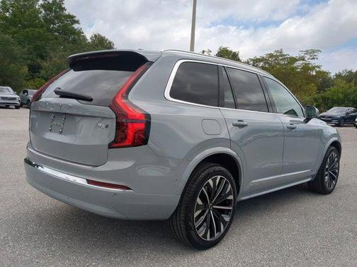 2025 Volvo XC90 B6 Plus 7-Seater