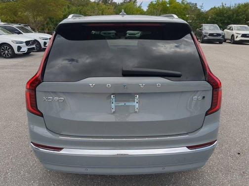 2025 Volvo XC90 B6 Plus 7-Seater