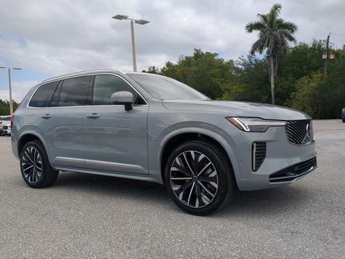 2025 Volvo XC90 B6 Plus 7-Seater