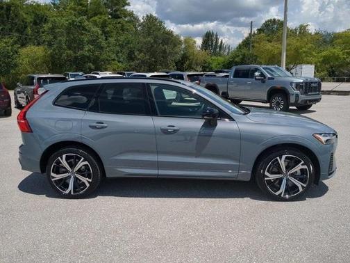 2024 Volvo XC60 Recharge Plug-In Hybrid T8 Ultimate Dark Theme