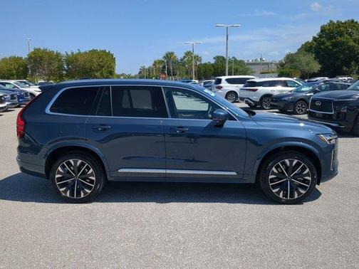 2025 Volvo XC90 Plug-In Hybrid T8 Plus 7-Seater