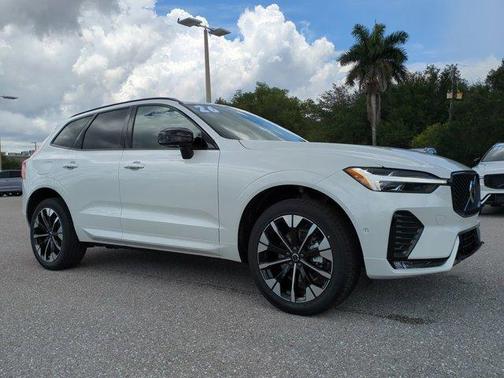 Crystal White Metallic 2026 Volvo XC60 B5 Plus