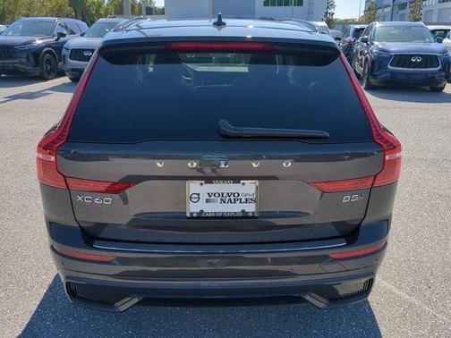 2025 Volvo XC60 B5 Plus