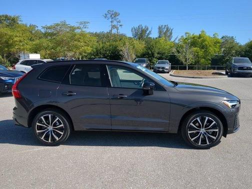 2025 Volvo XC60 B5 Plus