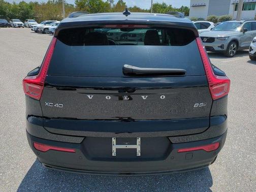 Onyx Black 2026 Volvo XC40 B5 Plus