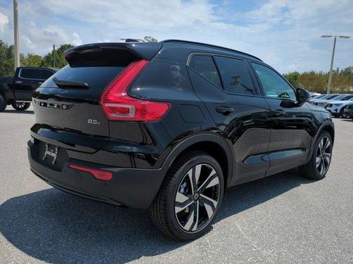 Onyx Black 2026 Volvo XC40 B5 Plus