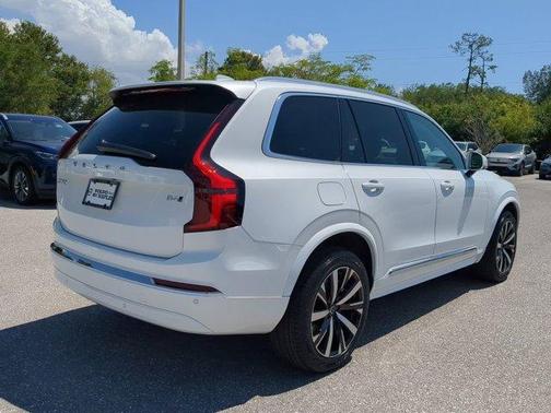 2025 Volvo XC90 B6 Core