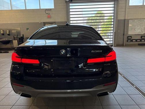 Phytonic Blue Metallic 2021 BMW 530 i