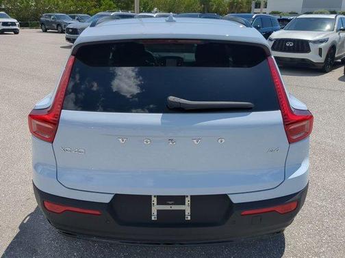 2026 Volvo XC40 PLUS