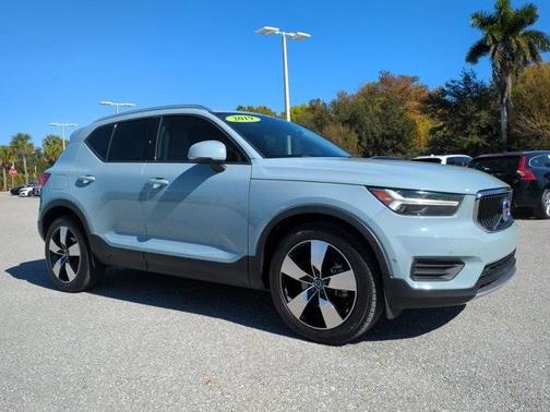 2019 Volvo XC40 T5 Momentum
