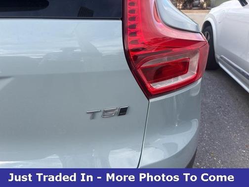 2019 Volvo XC40 T5 Momentum