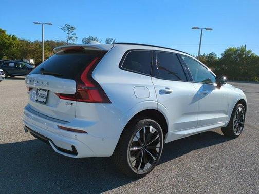 2026 Volvo XC60 B5 Plus