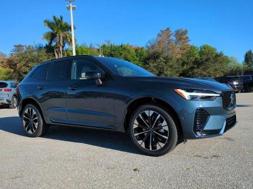 2026 Volvo XC60 B5 Plus