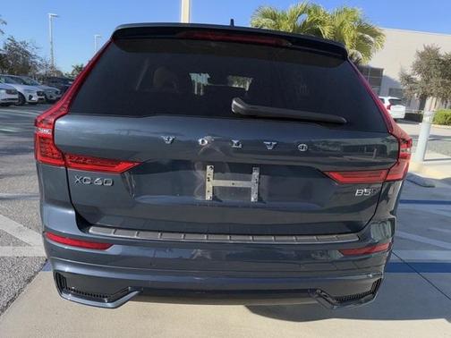 2024 Volvo XC60 B5 Plus Dark Theme