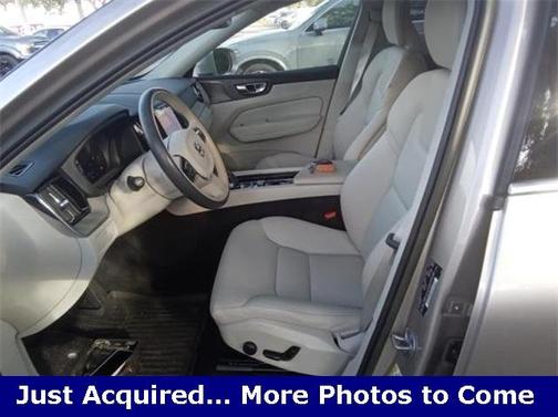 2023 Volvo XC60 B5 Plus Bright Theme