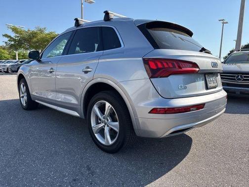 Florett Silver Metallic 2020 Audi Q5 45 Premium