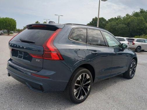2026 Volvo XC60 PLUS