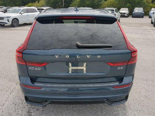 2026 Volvo XC60 PLUS