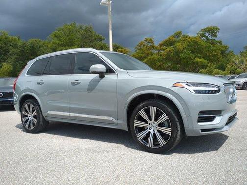 Metallic 2024 Volvo XC90 Recharge Plug-In Hybrid T8 Ultimate Bright Theme 7-Seater