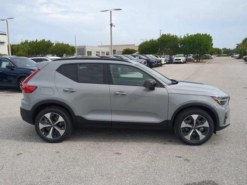 2026 Volvo XC40 B5 Plus